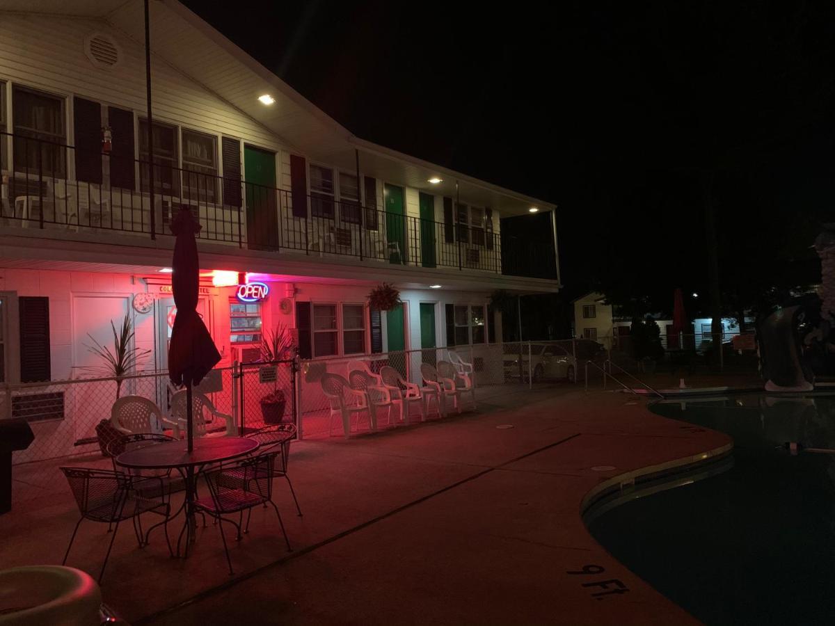 Colonial Motel 위스콘신 델즈 외부 사진
