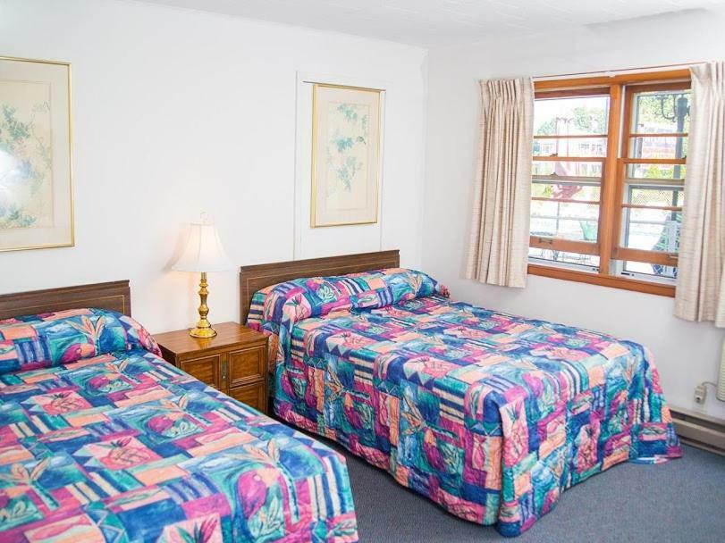 Colonial Motel 위스콘신 델즈 외부 사진